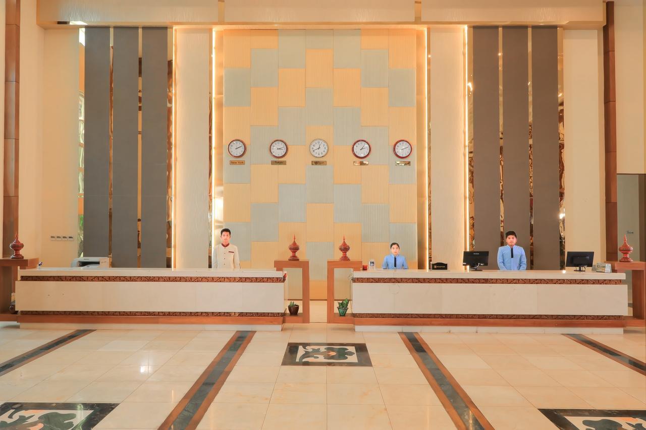 The Hotel Grand Ace Naypyidaw Exterior foto